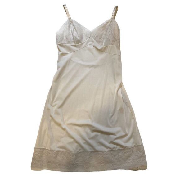 Vintage Vanity Fair Ivory Slip - Picture 2 of 8